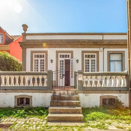 Granja Family Beach House *