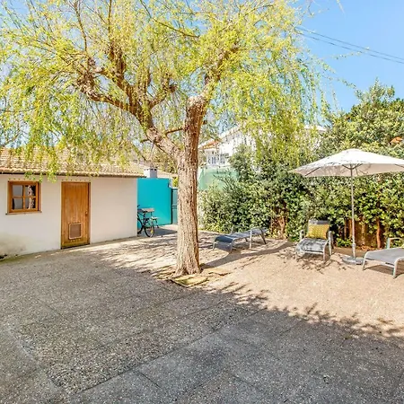 Granja Family Beach House *